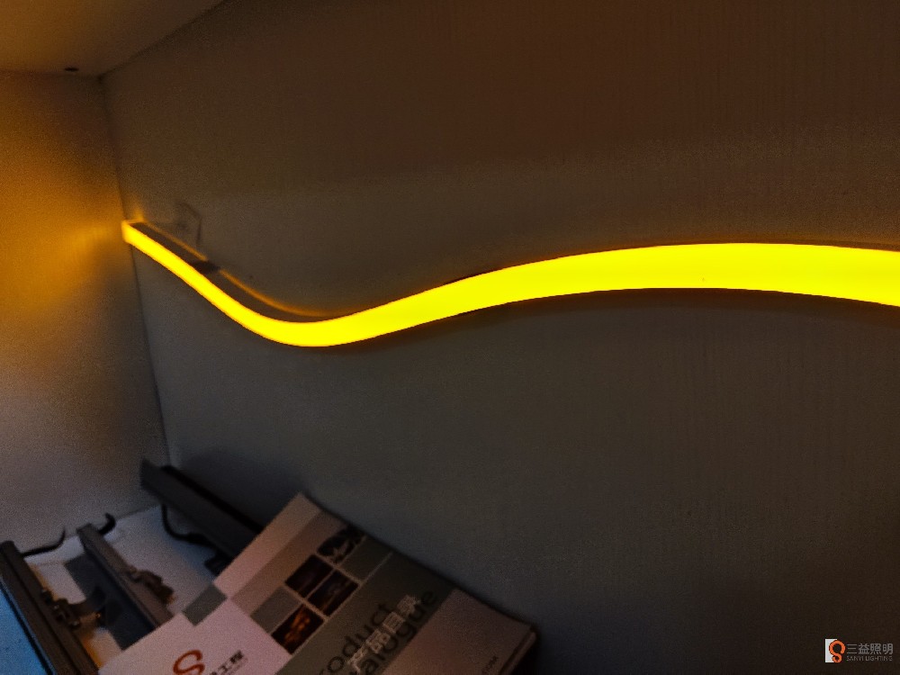 高性能LED柔性矽膠燈帶室外灌膠款